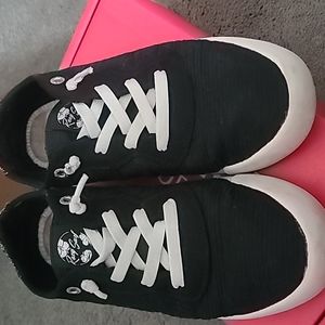 Women's Roxy sneakers...used.